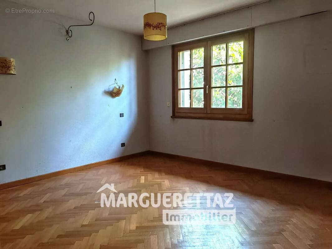 Maison à SAINT-PIERRE-EN-FAUCIGNY