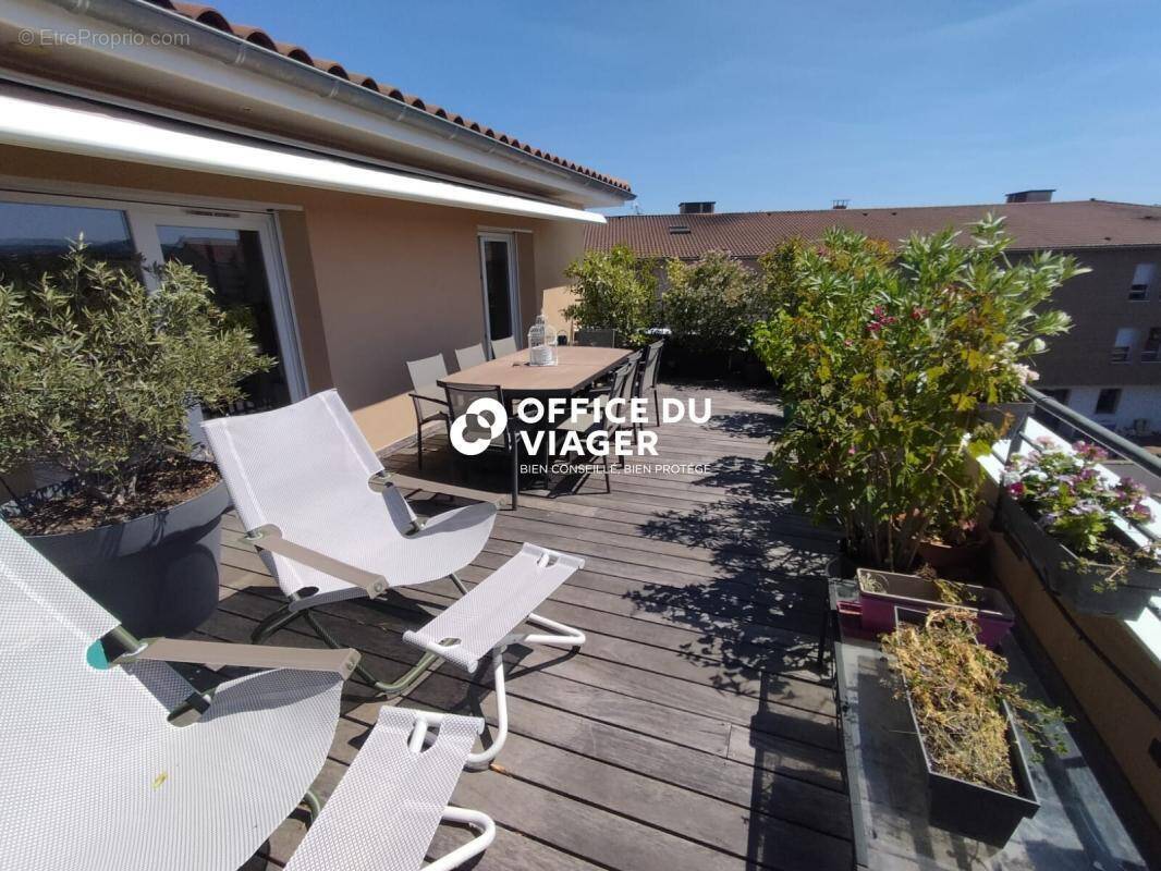 Appartement à SAINT-JUST-SAINT-RAMBERT