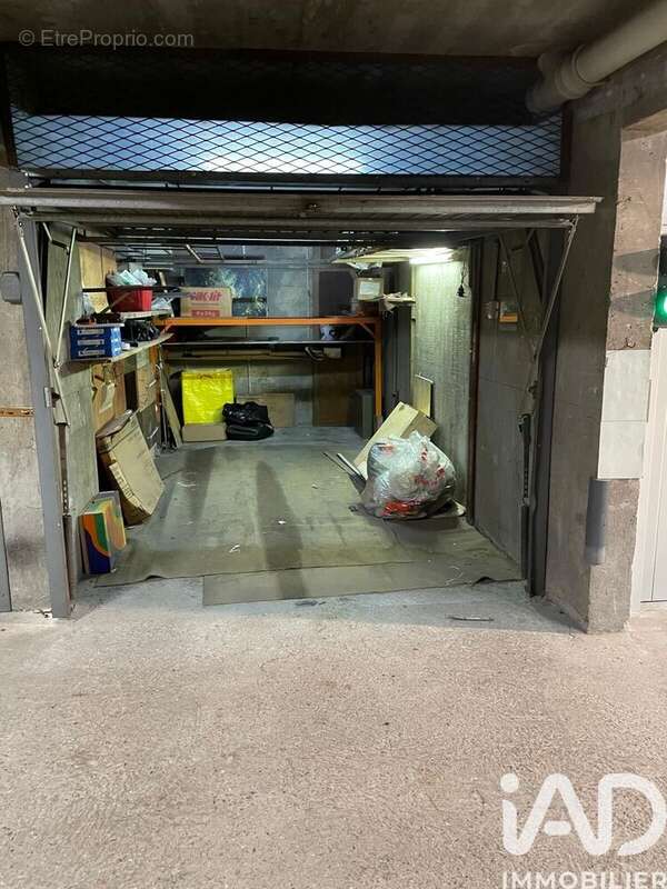 Photo 2 - Parking à PARIS-16E