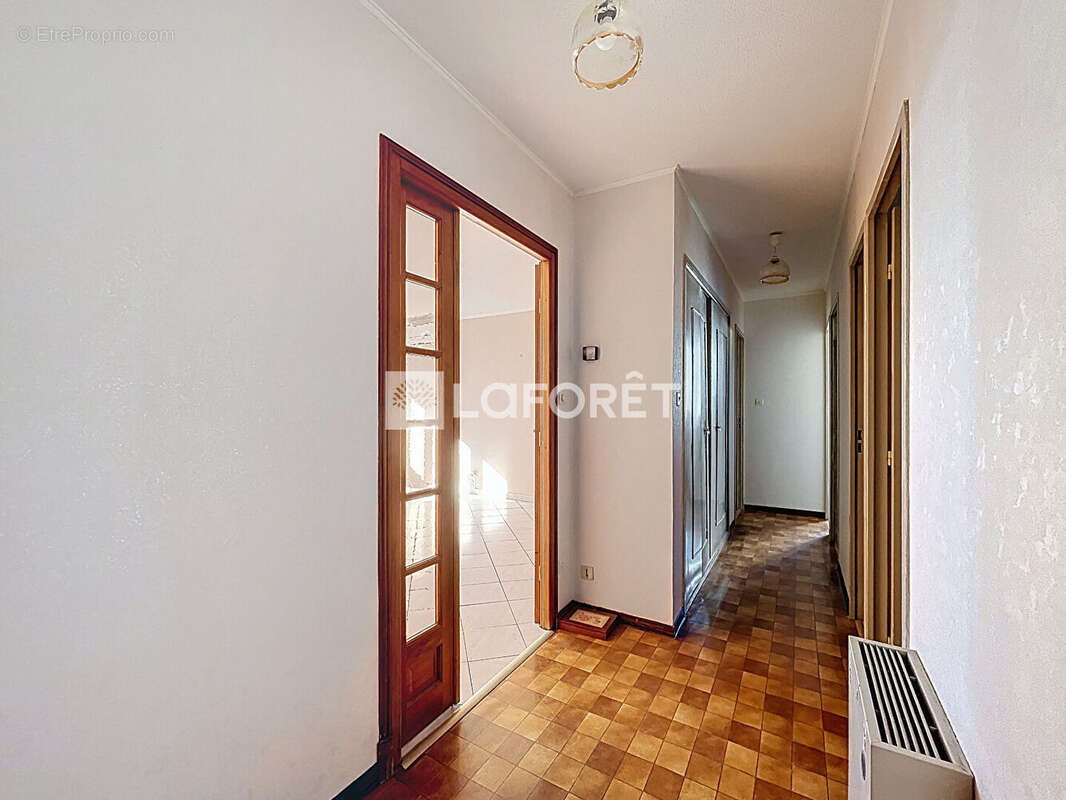 Appartement à LA VALETTE-DU-VAR