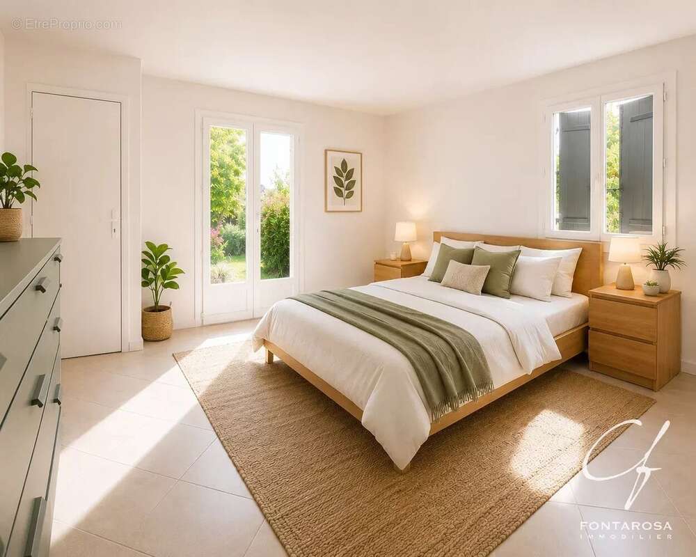 Maison à ROQUEBRUNE-SUR-ARGENS