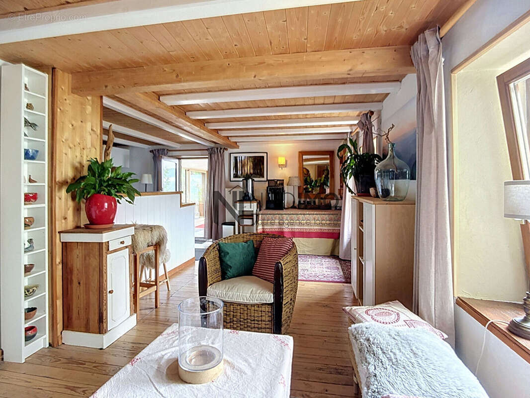 Maison La Bresse 620 m2 - photo 5