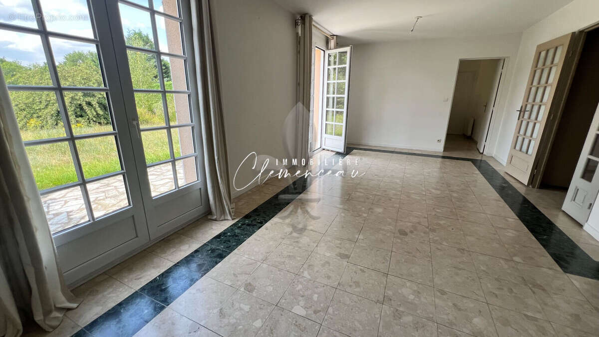 Maison à VERNEUIL-SUR-SEINE