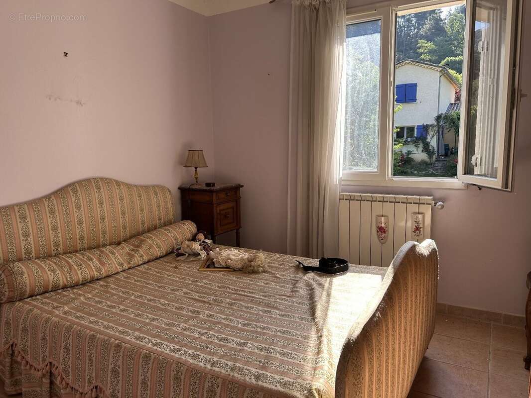 Maison à L&#039;ESTRECHURE