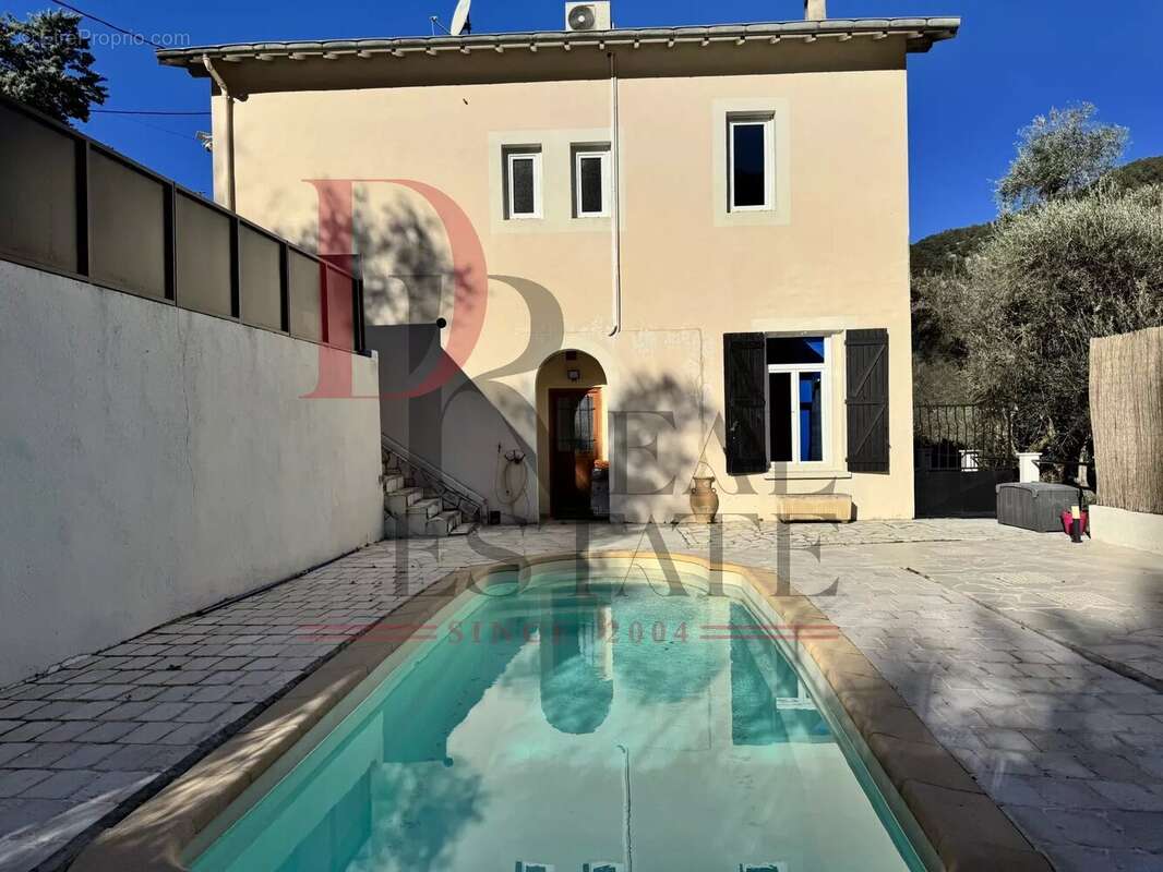 Maison à PEILLE