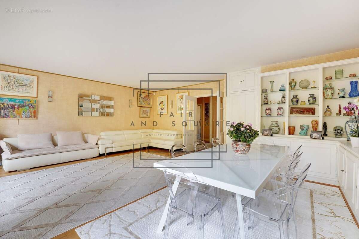 Appartement à NEUILLY-SUR-SEINE