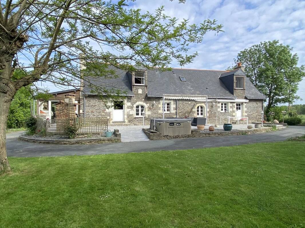 Maison à LES PONTS-DE-CE