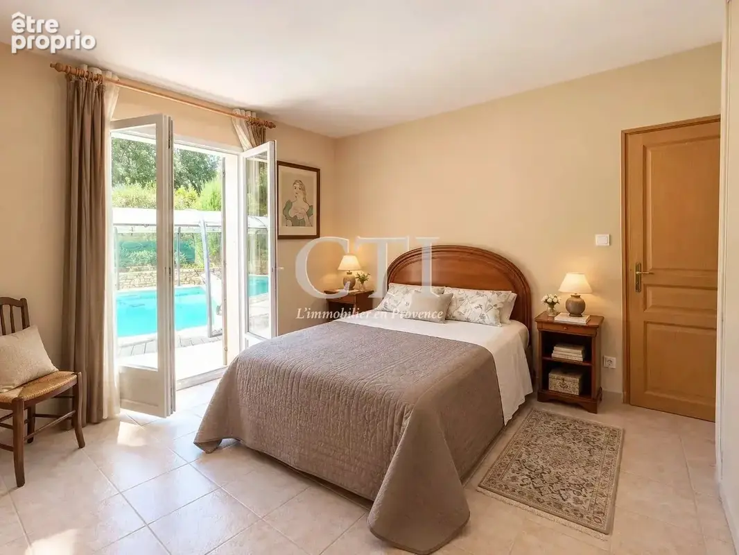 À vendre Villa provençale avec piscine et appartement indépendant - photo 8