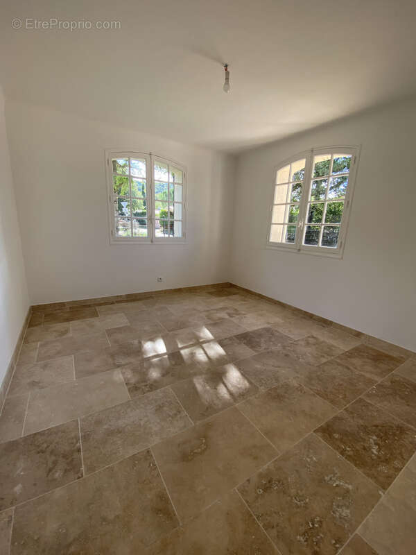 Maison à NANS-LES-PINS