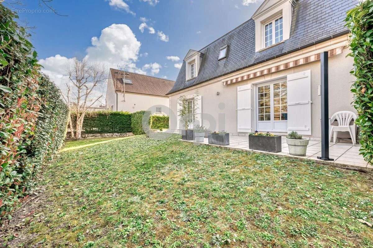 Maison à CHAMPS-SUR-MARNE