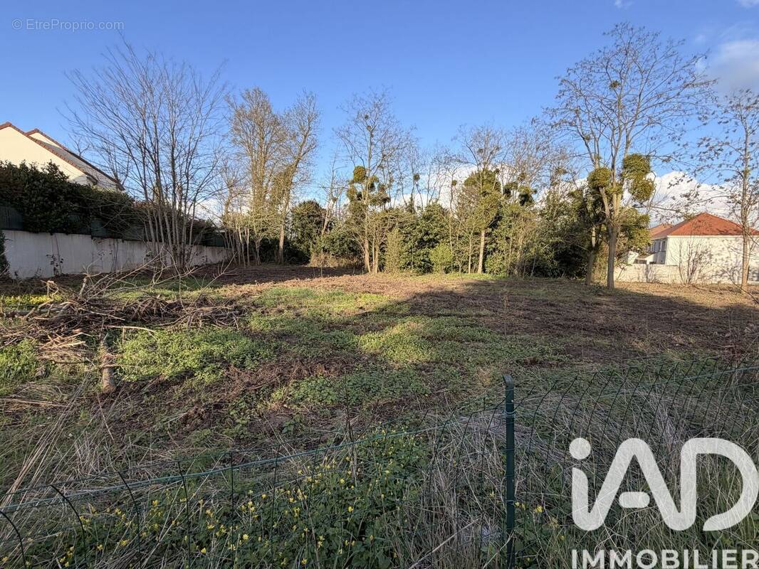 Photo 1 - Terrain à VILLECRESNES
