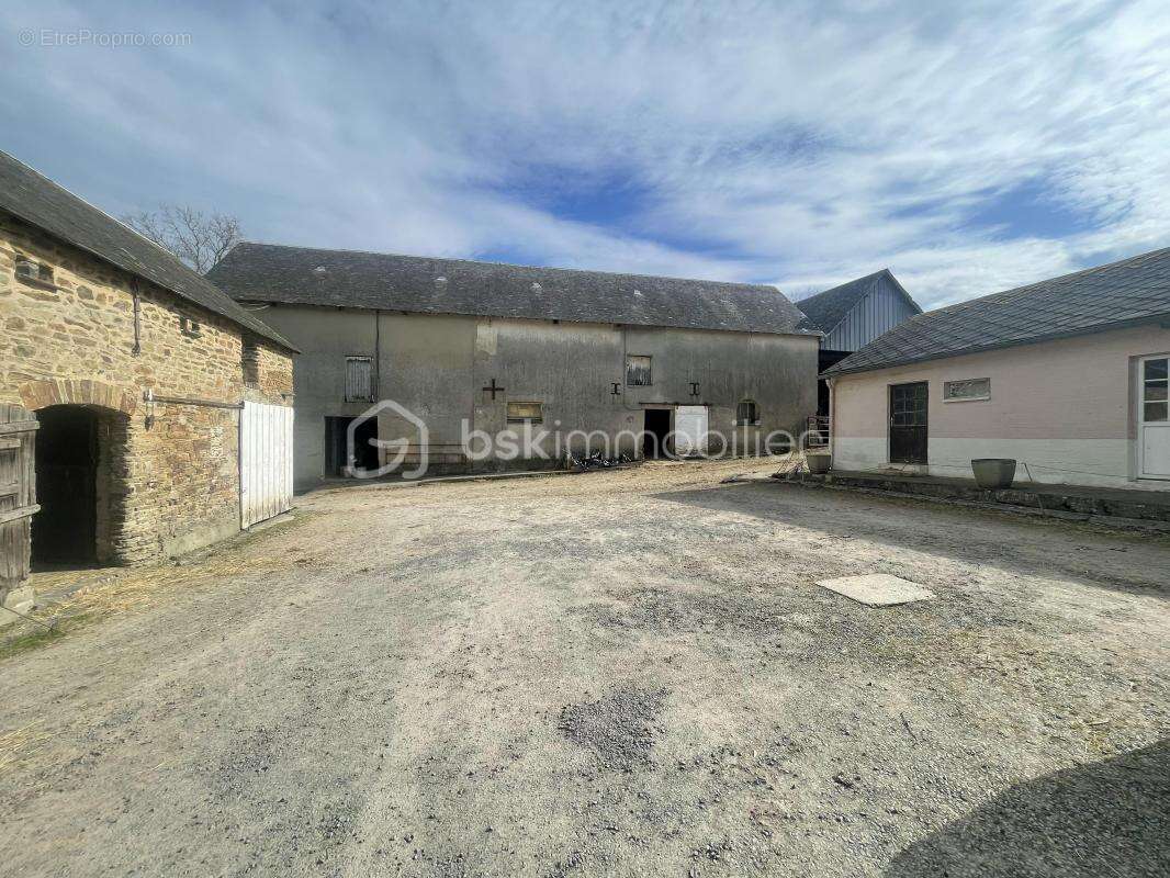 Maison à CERISY-LA-FORET