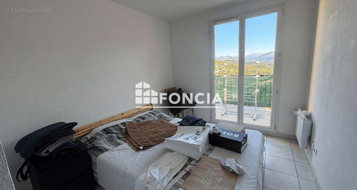 Appartement à GATTIERES