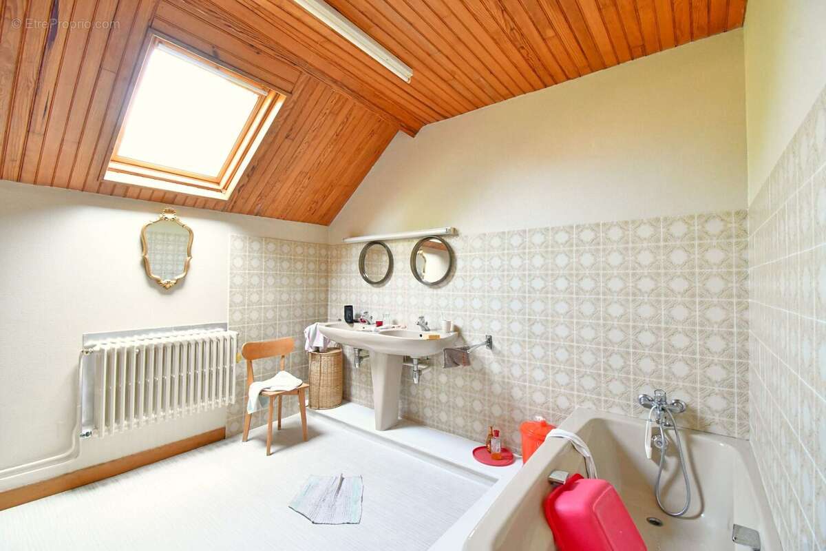 Maison à CUSSY-EN-MORVAN