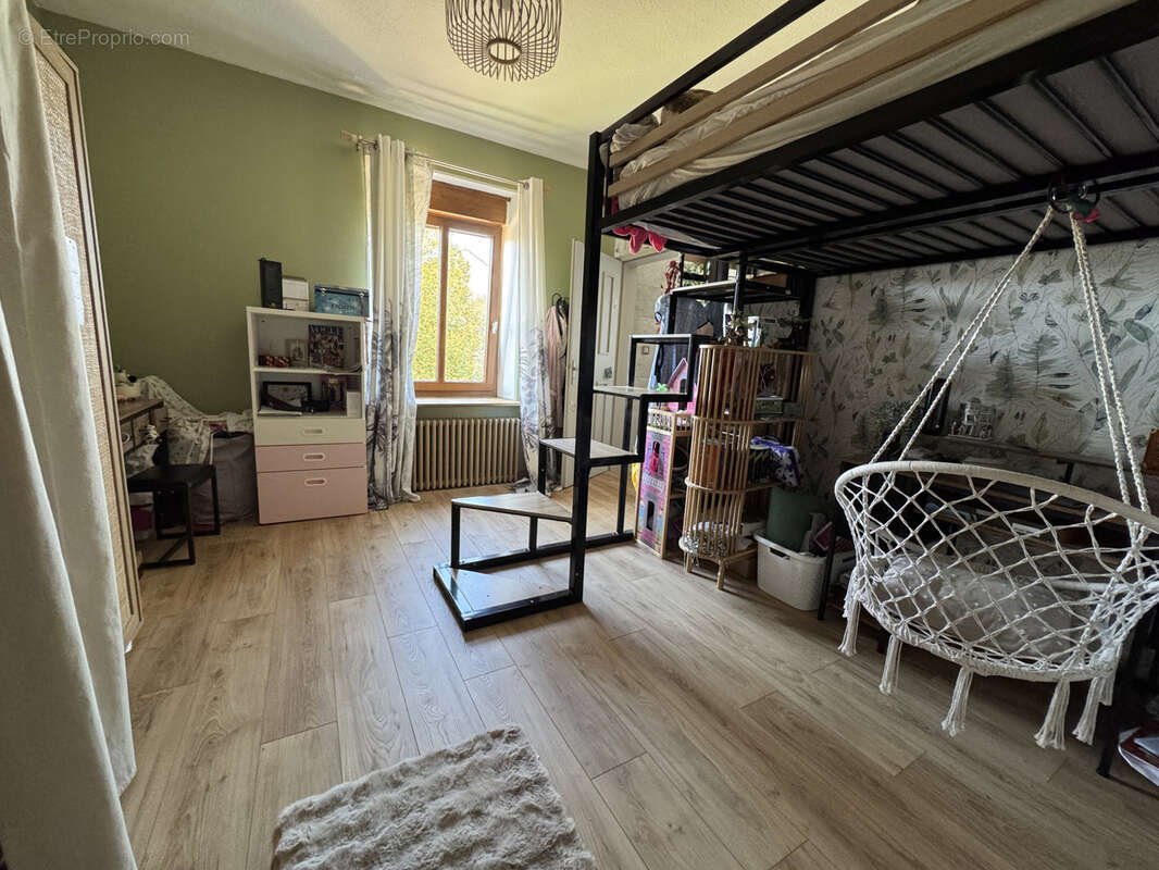 Maison à SAINT-PRIVAT-LA-MONTAGNE