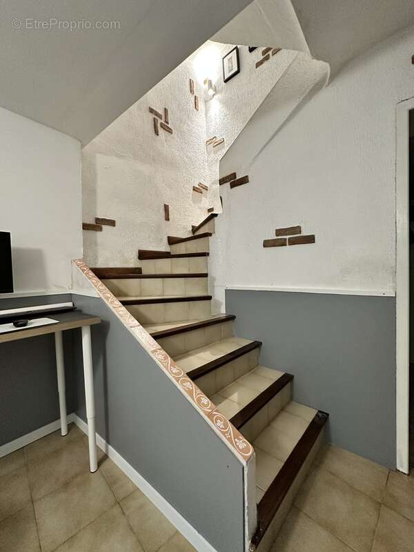 Maison à SAINT-GENIES-DE-FONTEDIT