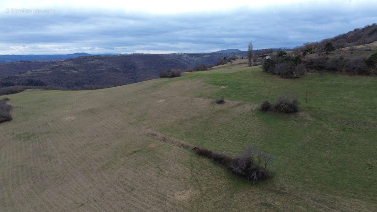 Terrain à AURIAC-L'EGLISE