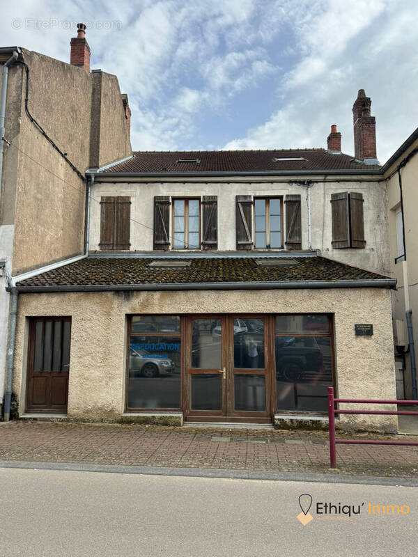 Appartement à ARC-LES-GRAY