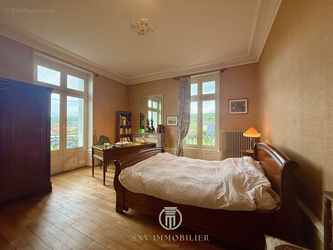 Maison à SAINT-AMAND-MONTROND