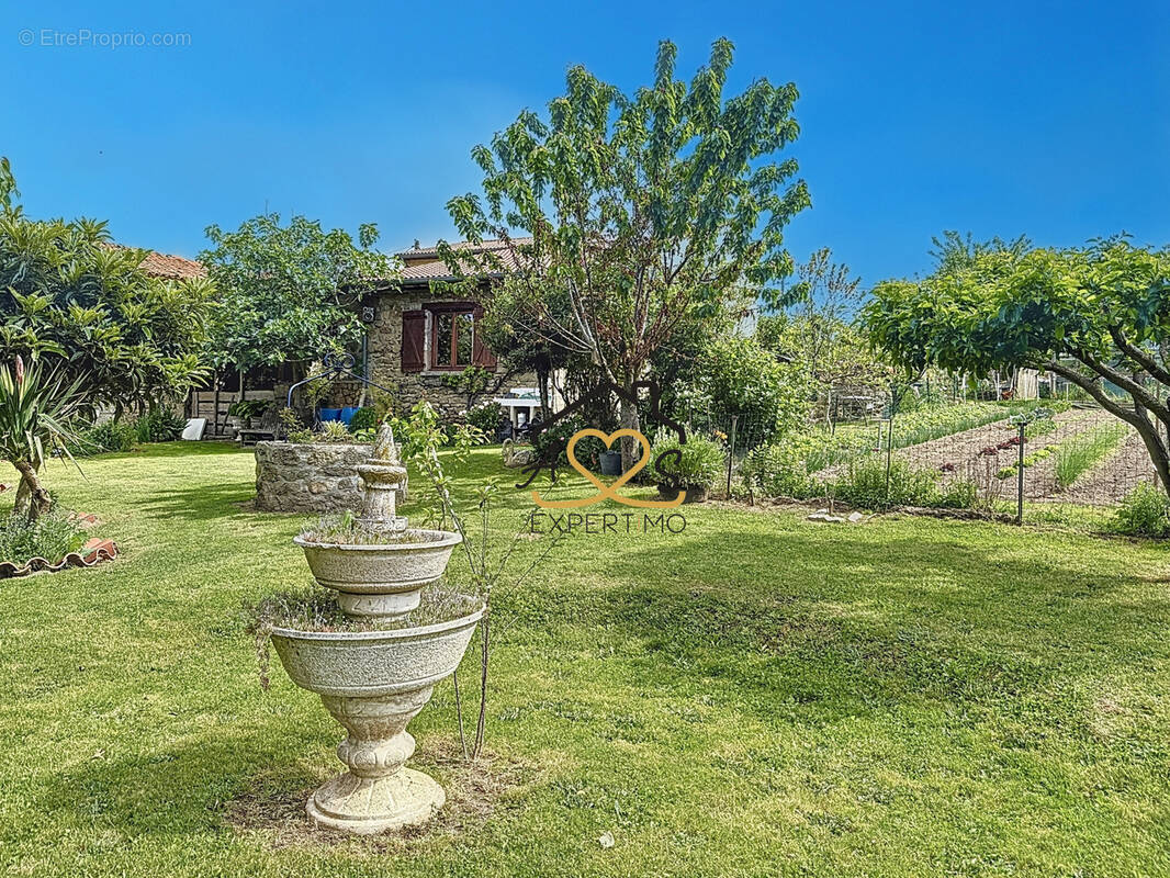 Maison à ISSERTEAUX