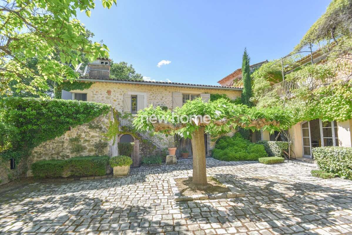 Maison à LORGUES