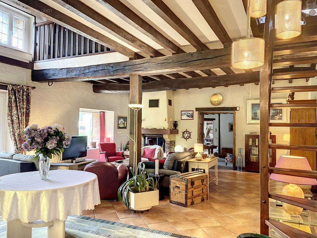 Maison à JOIGNY