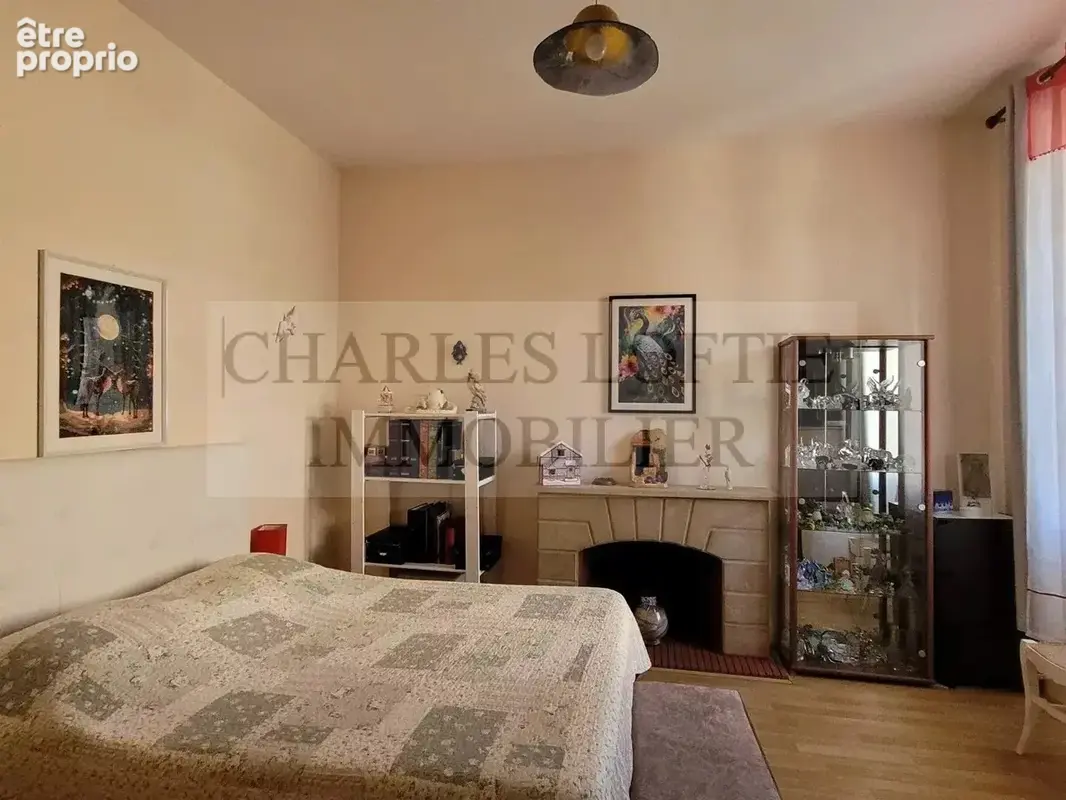Immeuble de 3 logements, dépendances et jardin à Cahors. - photo 17