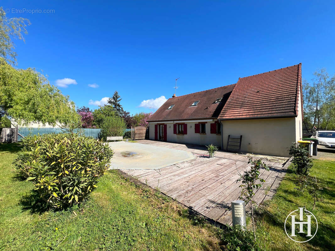 Maison à LA GROUTTE