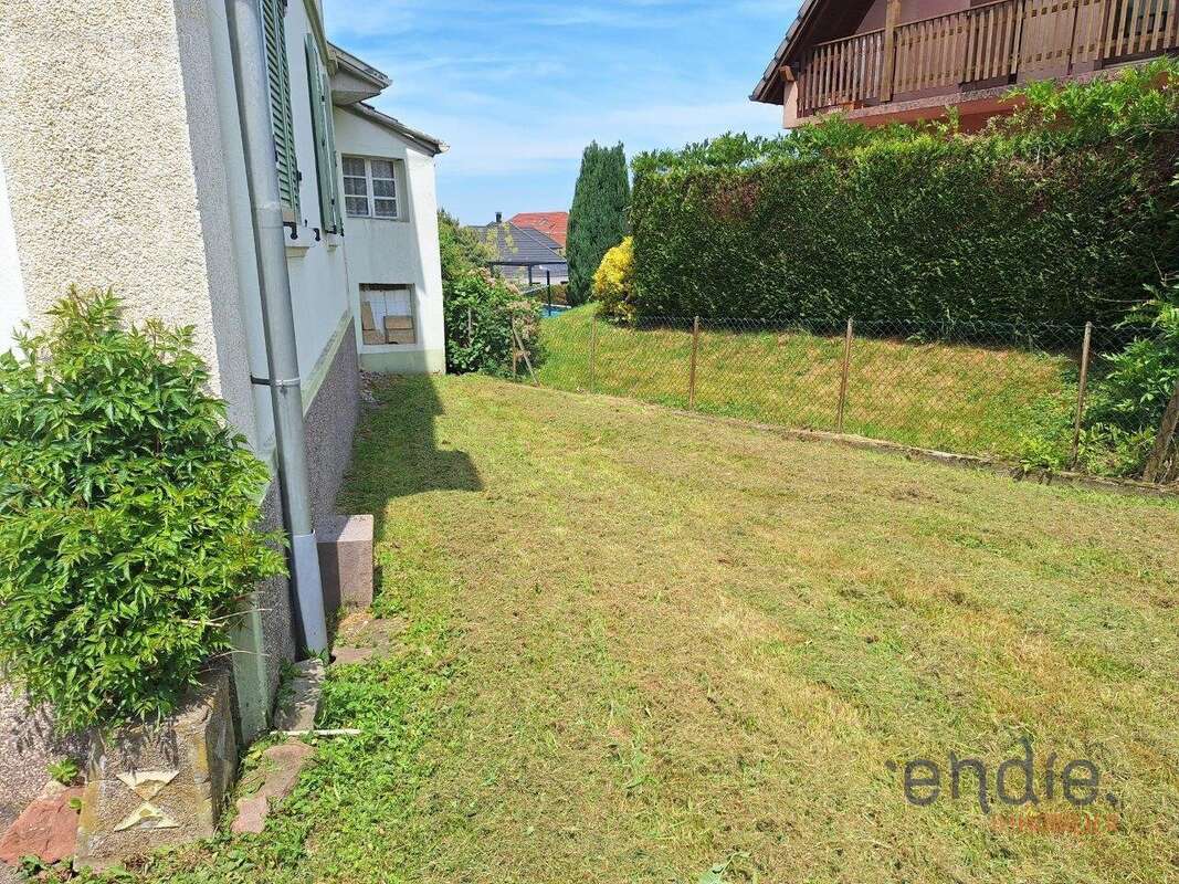 Maison de maître 7 pièces à rénover avec terrain de 982 m²  Pfetterhouse - photo 5