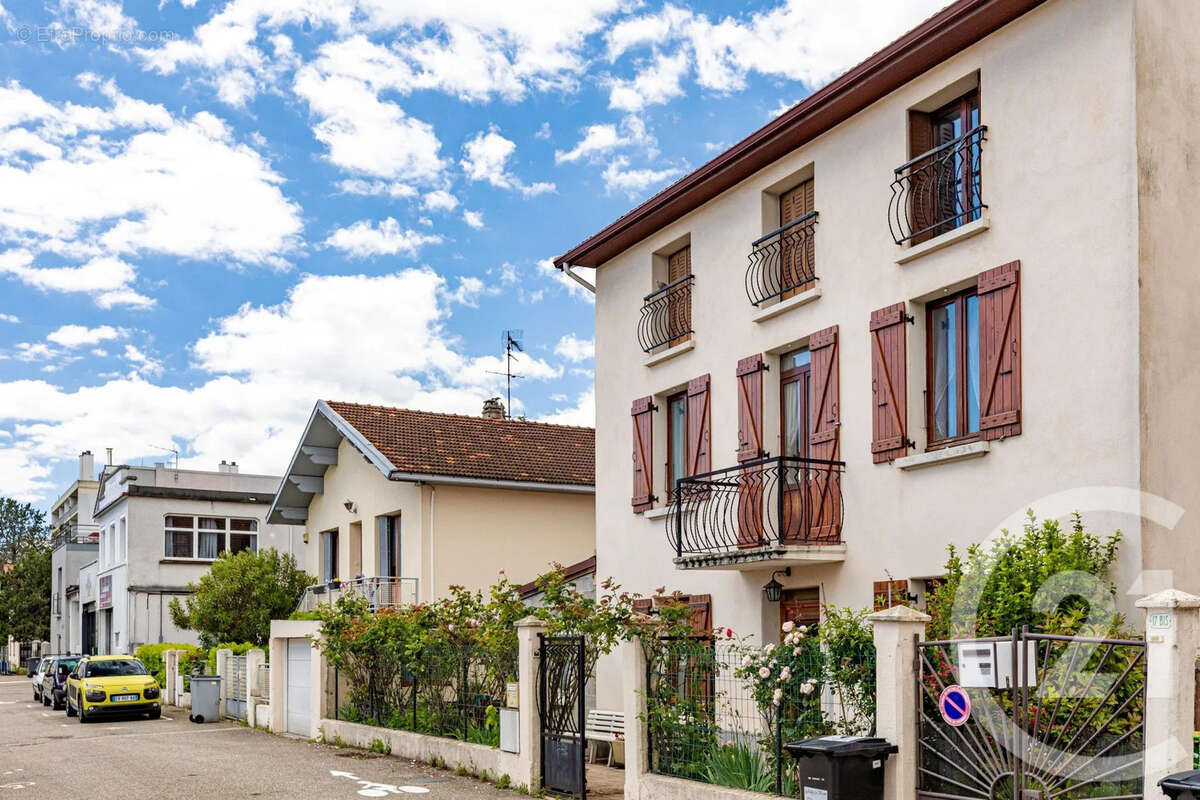 Maison à LE PONT-DE-CLAIX