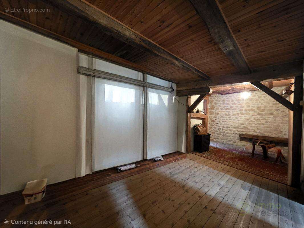 Maison à RUELLE-SUR-TOUVRE