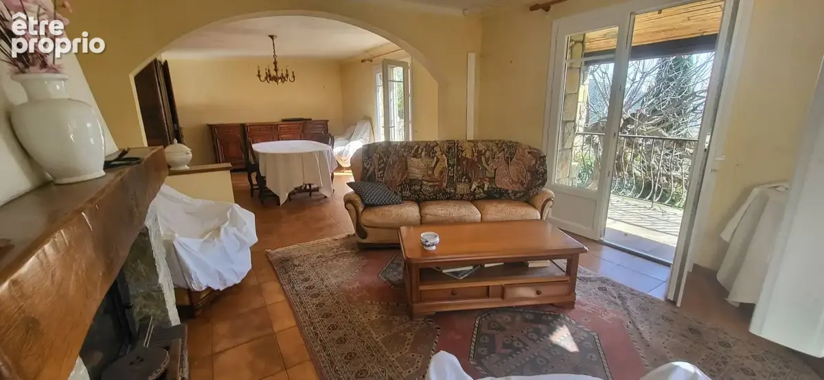 Villa en pierre apparente avec 4 chambres sur 1350m² de terrain. - photo 4