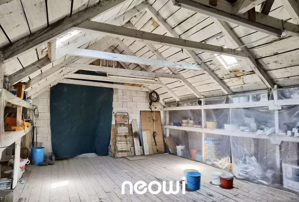 Commerce à VIC-SUR-CERE