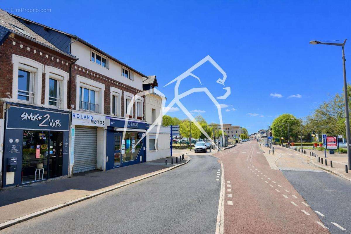 Commerce à DEVILLE-LES-ROUEN