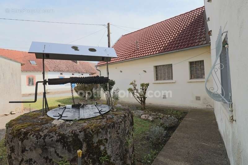 Maison à SAINT-LEGER-MAGNAZEIX