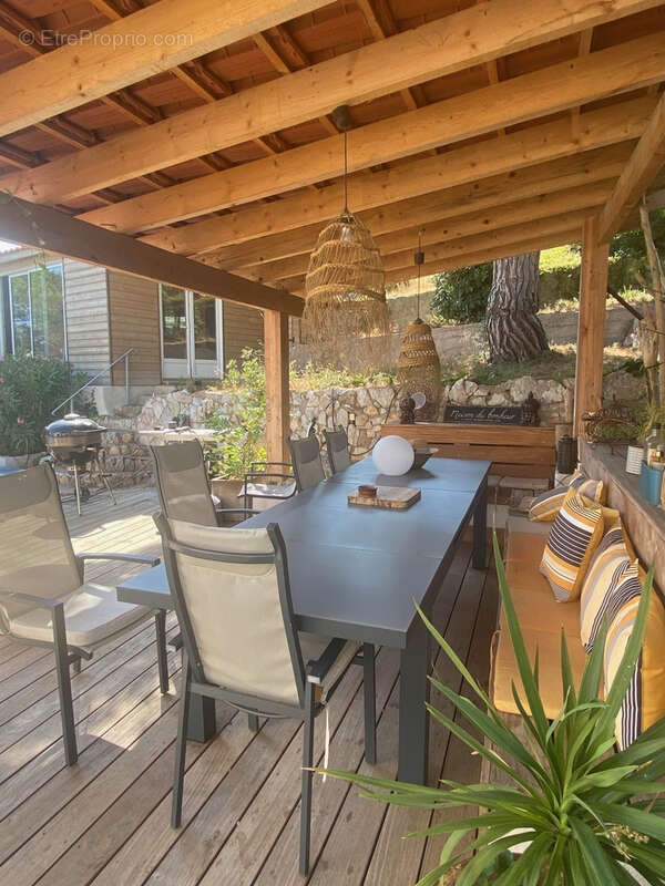 Maison 340 m² à Nimes  - photo 4