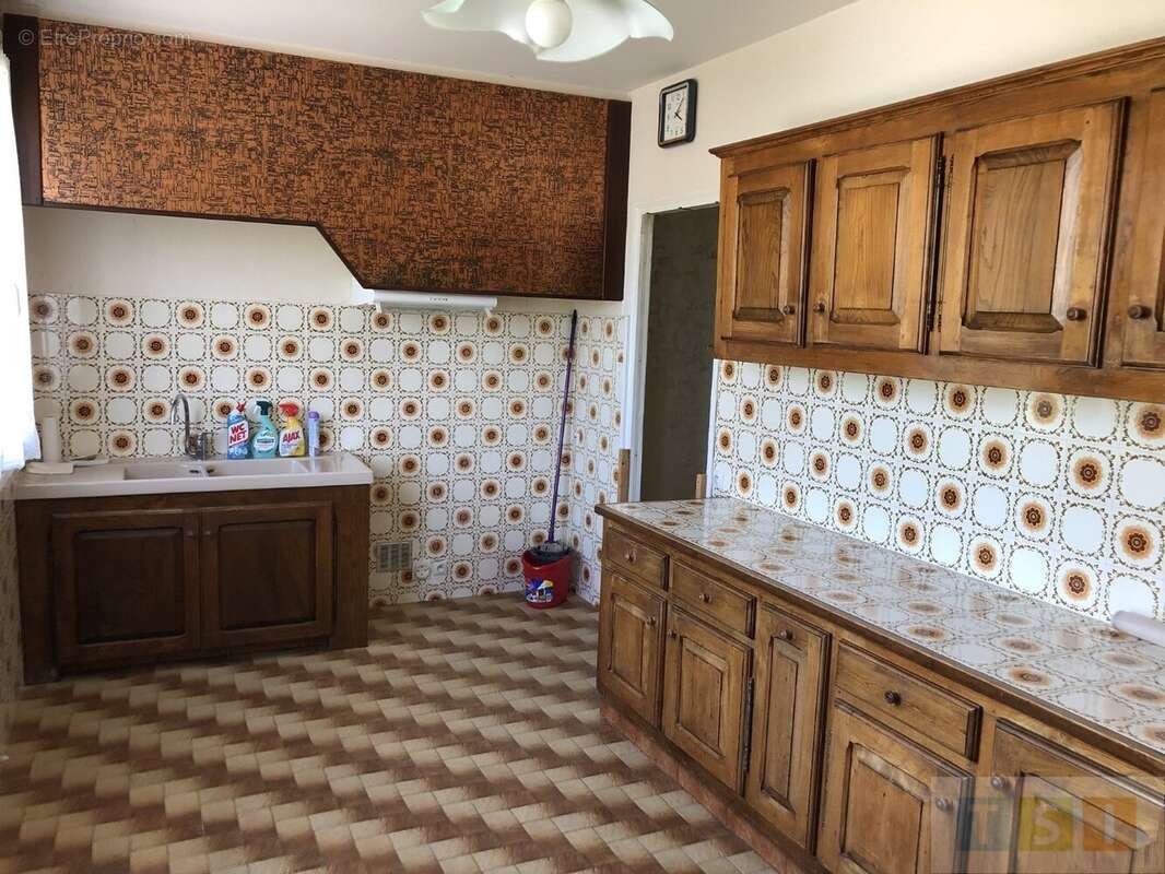 Maison de 117 m² habitables et dépendances sur un terrain de 1692 m² - photo 5