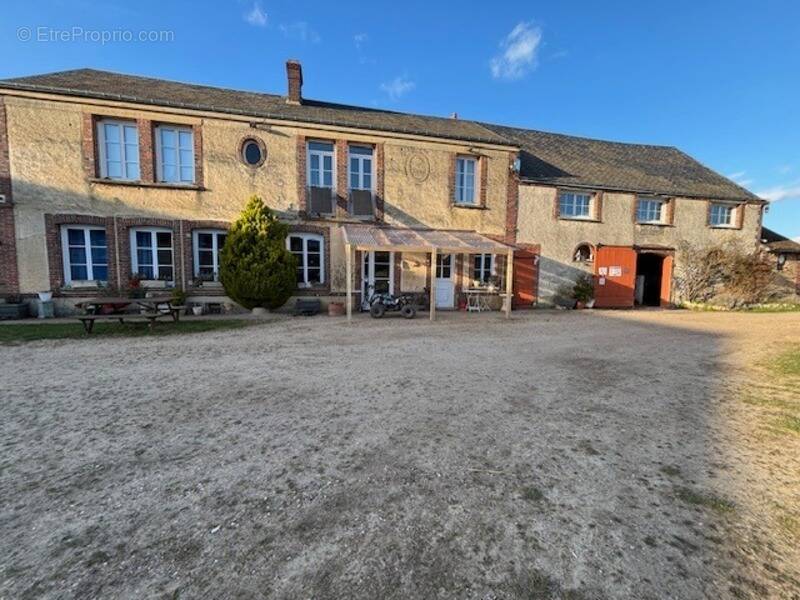 Maison à CHATEAUNEUF-EN-THYMERAIS