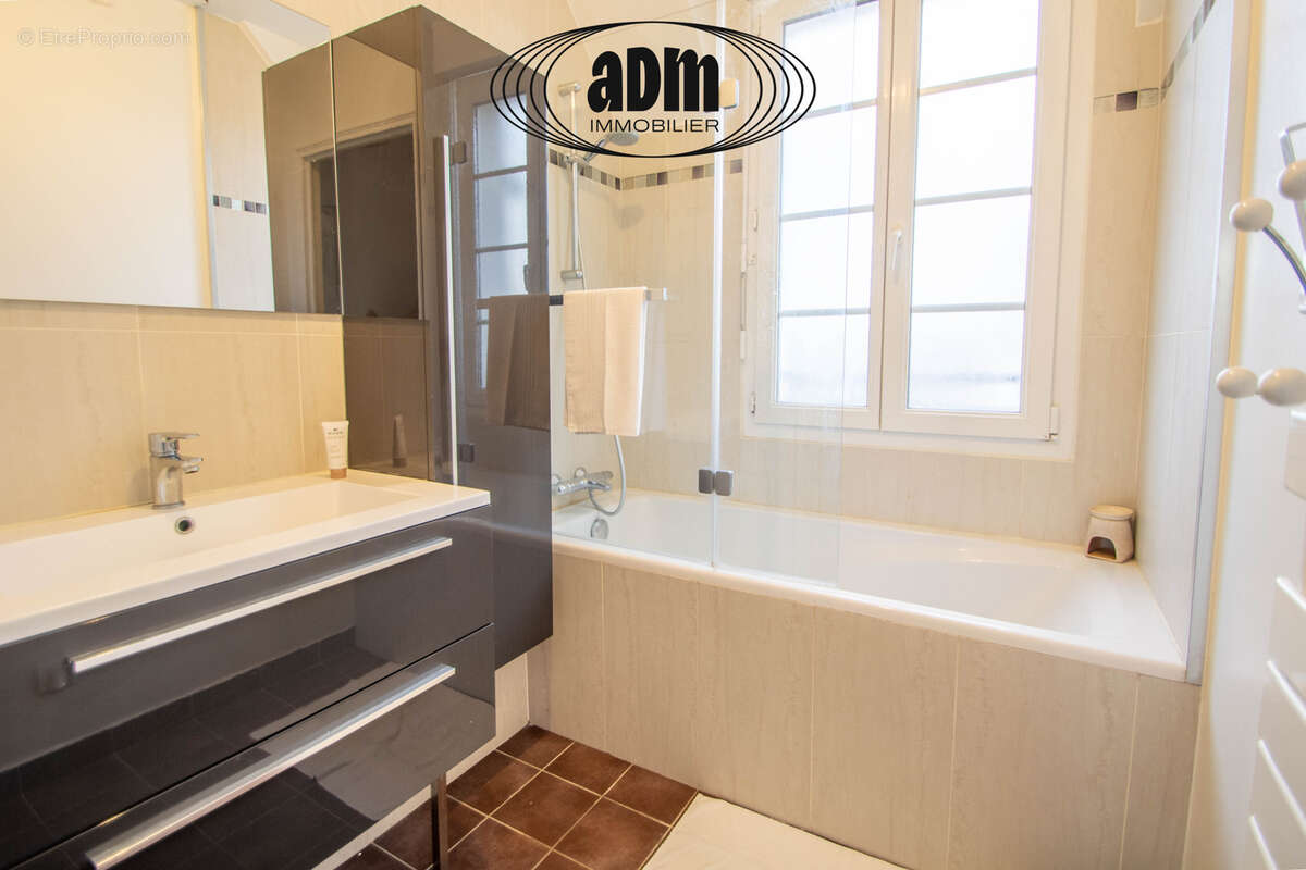 Maison à BAILLY-ROMAINVILLIERS