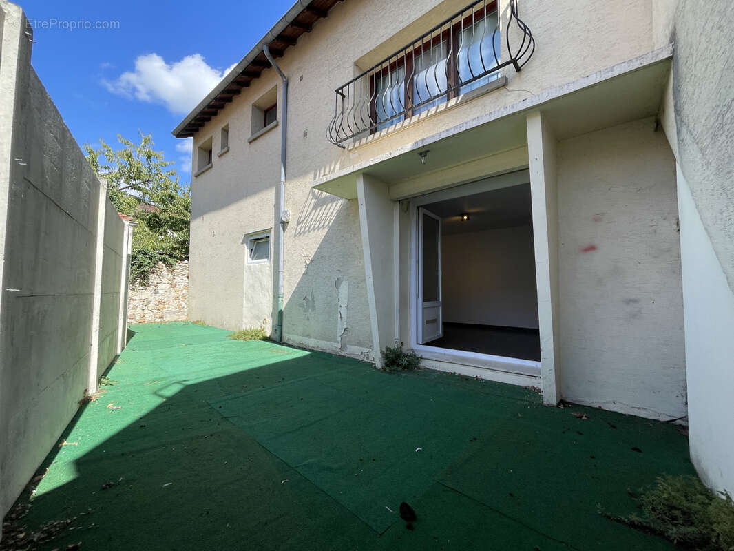 Appartement à LES MUREAUX