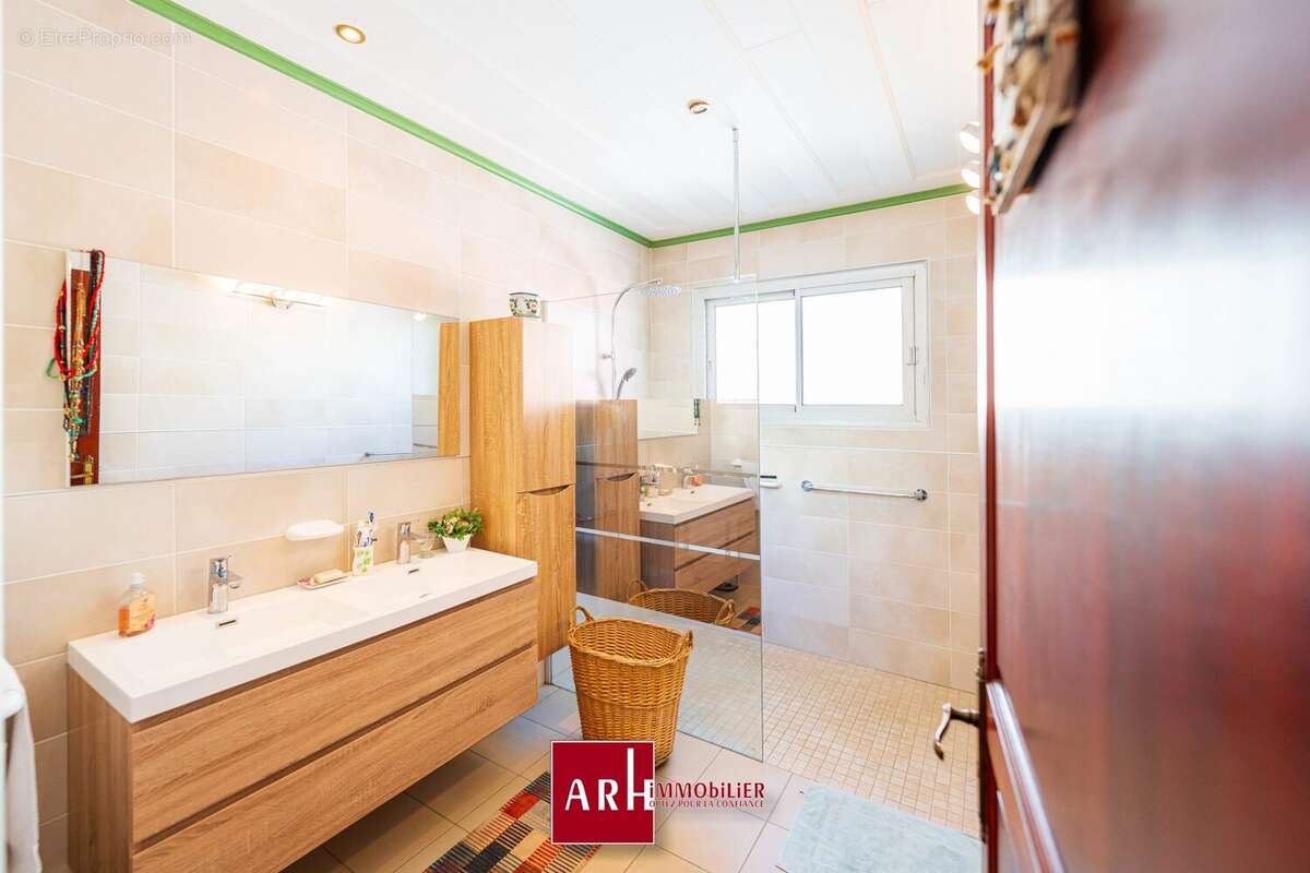 Maison à SAINT-DENIS