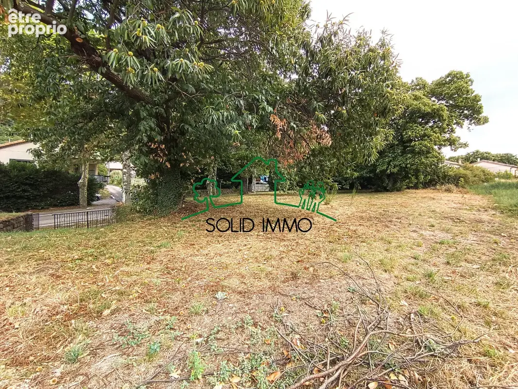 Terrain constructible de 790 m2 sur la commune de Thueyts 07330 - photo 2