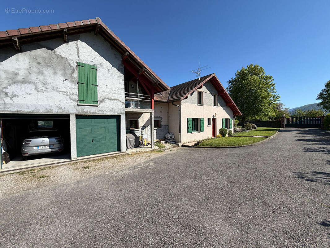 Maison à BASSY