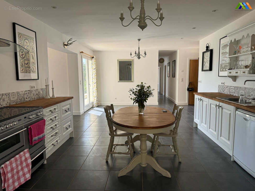 Maison 138 m² à Garlin  - photo 9