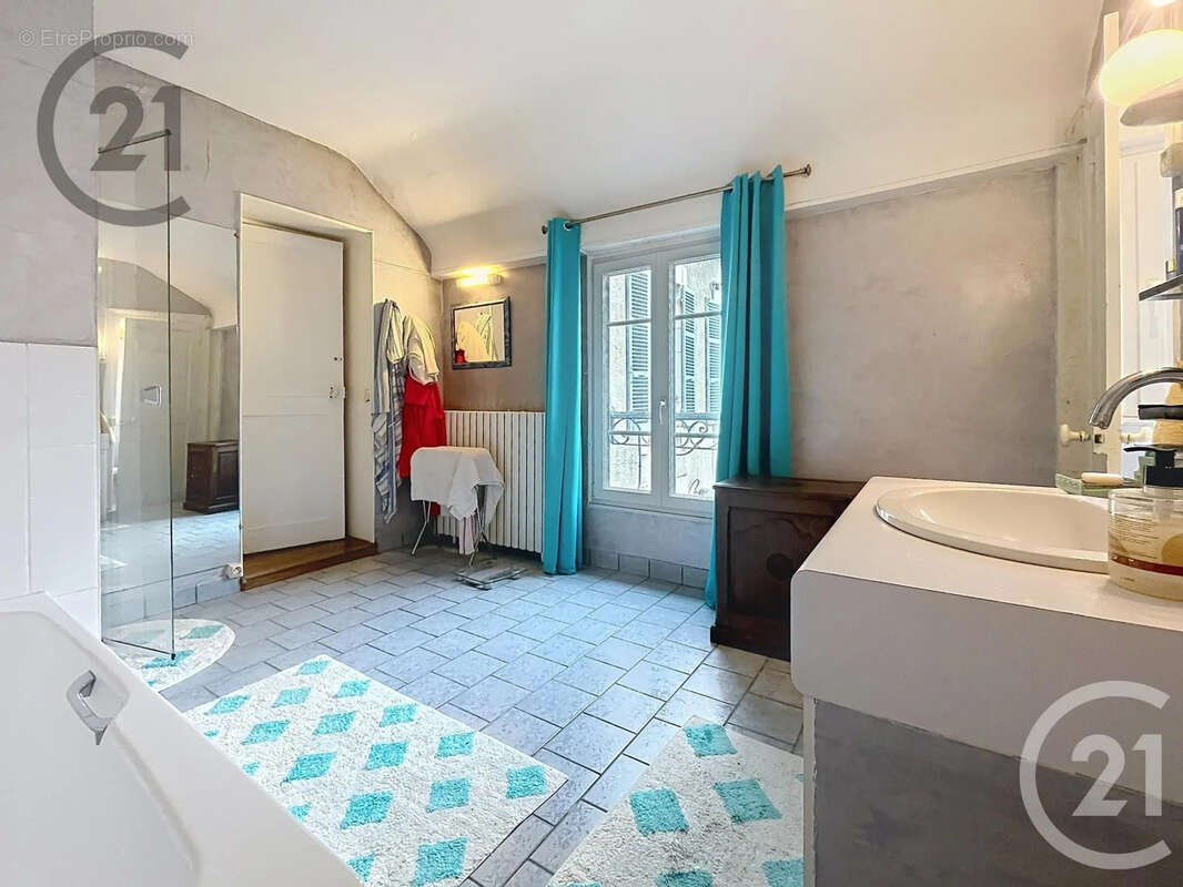 Maison 119 m² à Coulanges-La-Vineuse  - photo 19