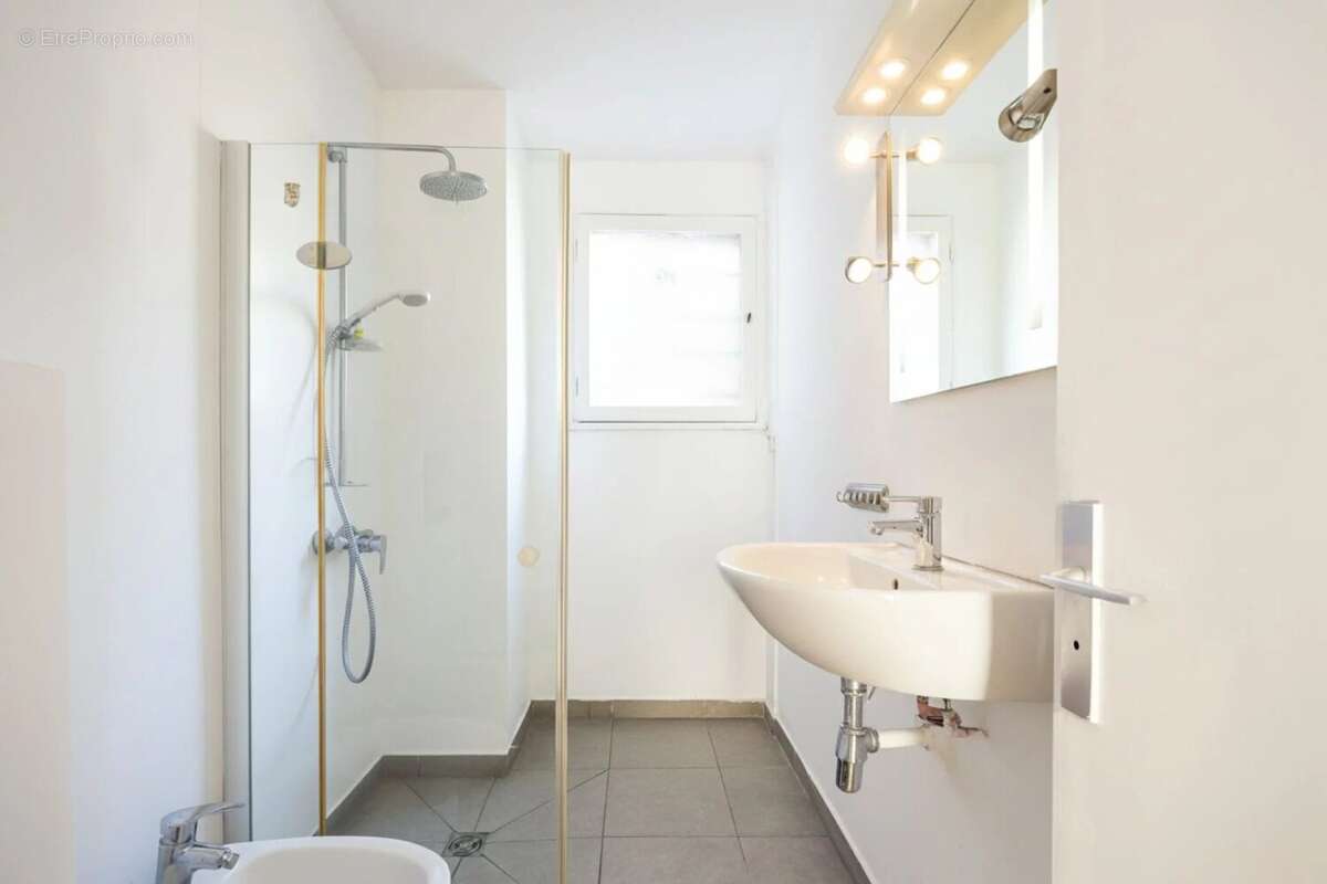 Appartement à MARSEILLE-7E