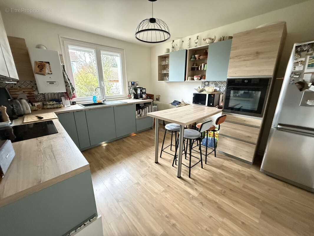 Maison à SAINT-REMY-SUR-DUROLLE