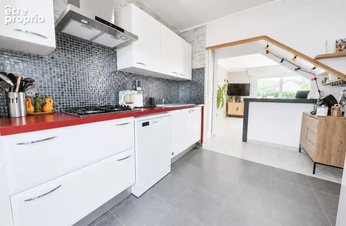 Maison 4 chambres avec jardin, garage et deux terrasses - photo 6