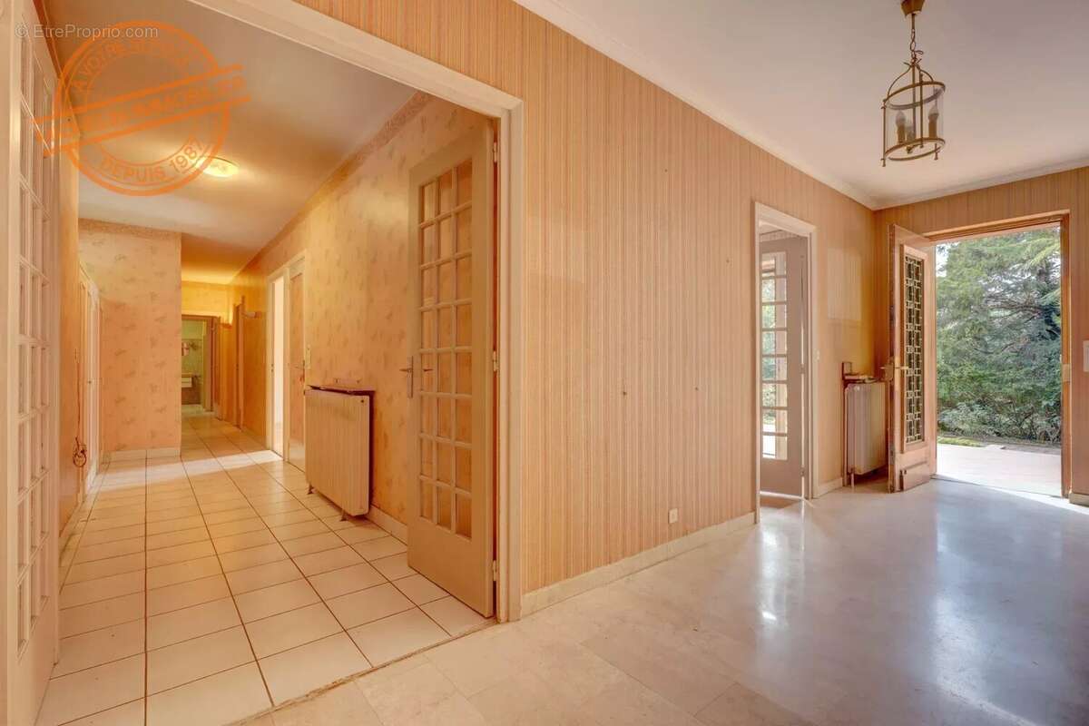 Maison à SAINT-CYR-AU-MONT-D'OR