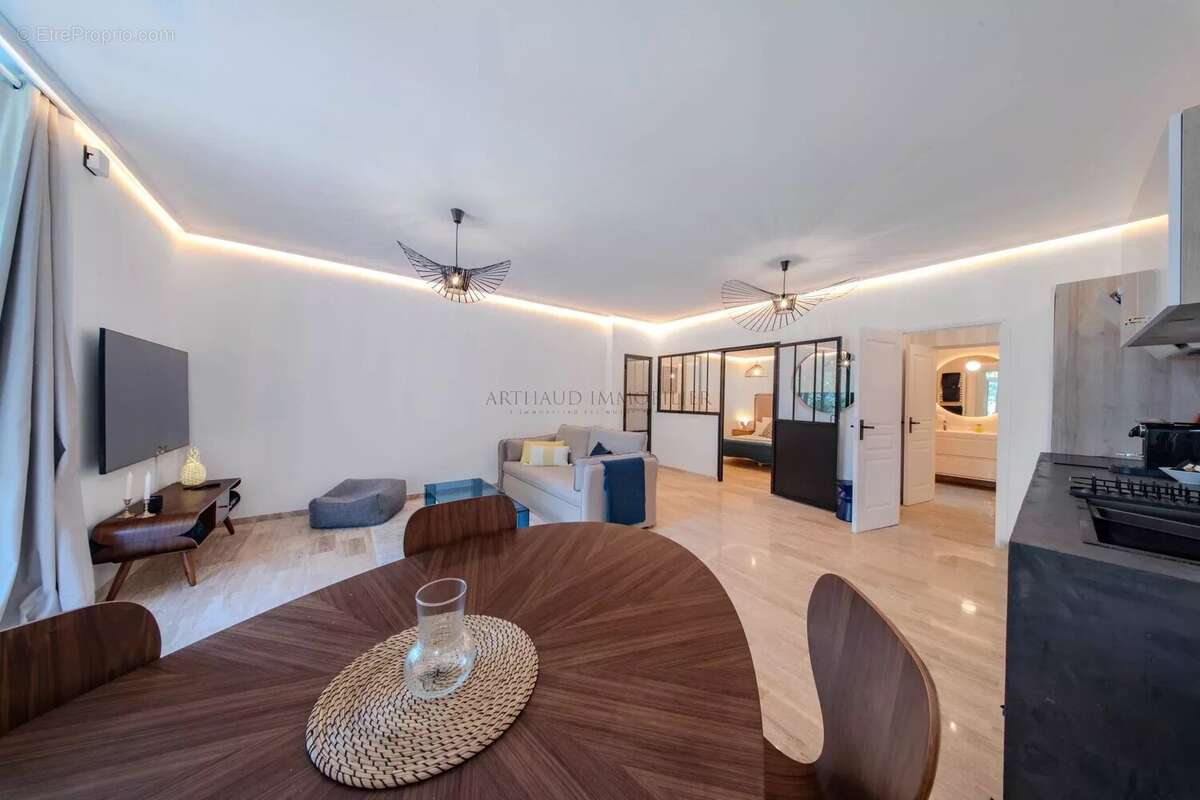 Appartement à ROQUEBRUNE-CAP-MARTIN
